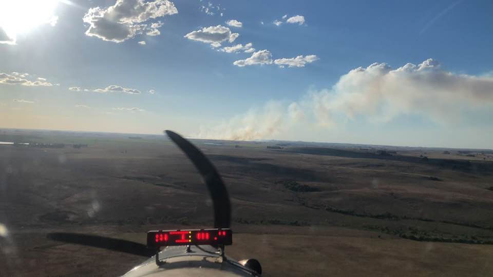 Incêndio, no interior, mobiliza Bombeiros, moradores e aeronaves agrícolas