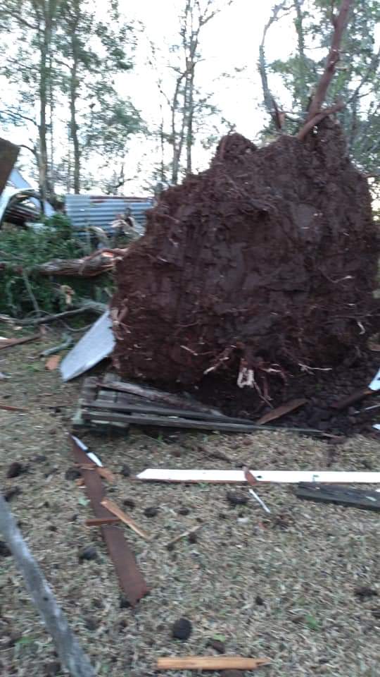 Vídeo registra tornado destruidor próximo ao Marco das Três Divisas