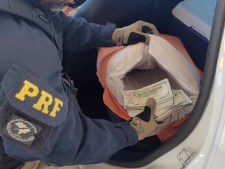 PRF apreende um milhão de reais escondidos em travesseiros