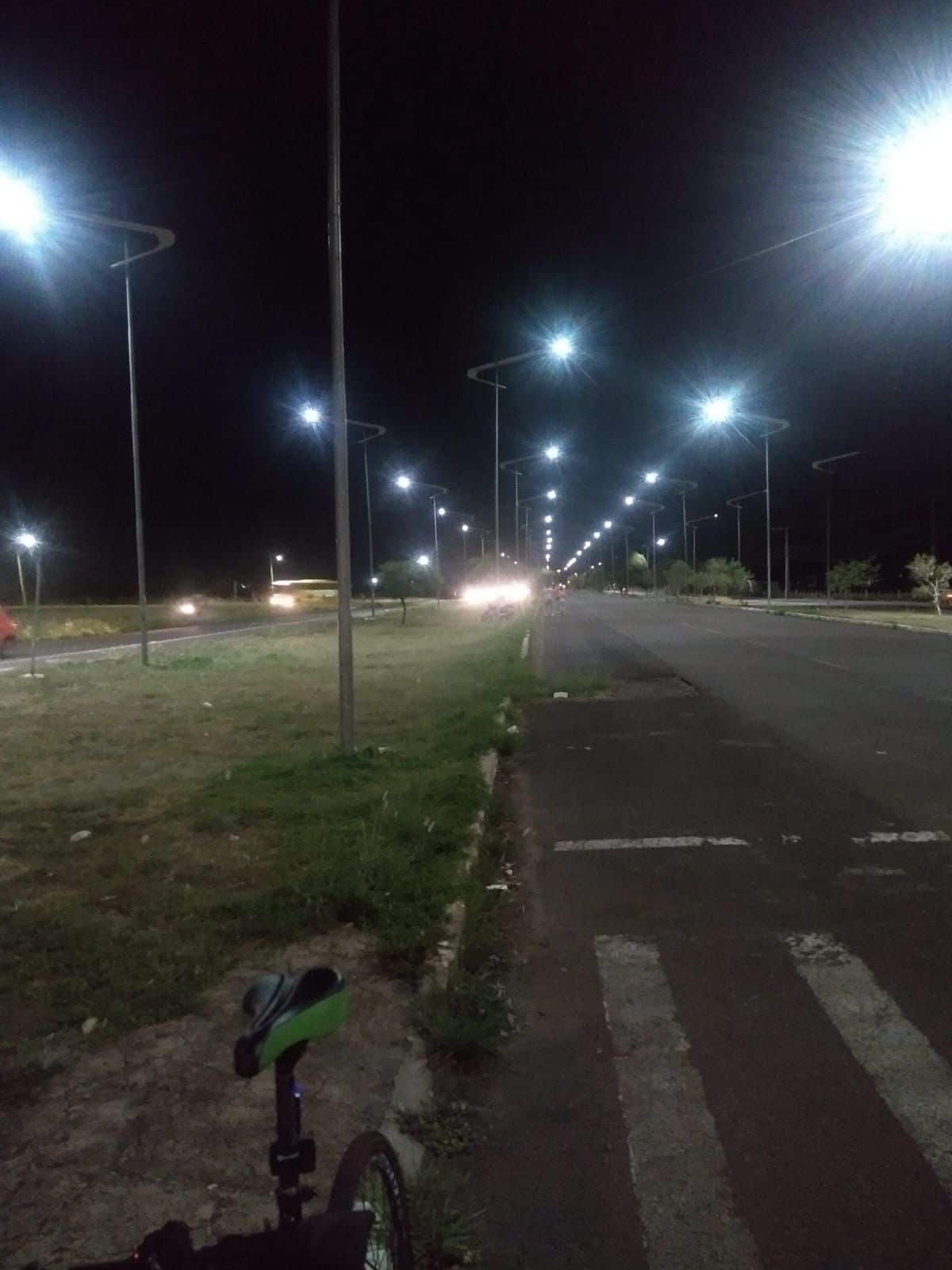 Iluminação na pista de eventos