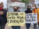 Professores ne frente ao MP de Alegrete