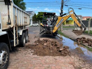 Rompimento de adutora deixa bairro sem água em Alegrete