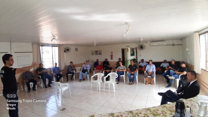 Delegado da DECRAB se reune com produtores de região de Alegrete