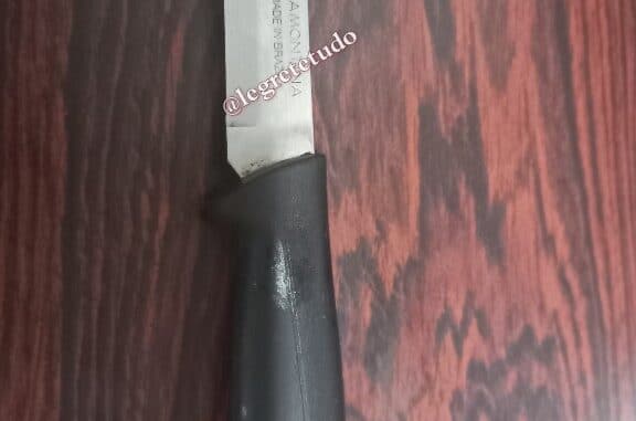 Mulher grávida esfaqueia ex-amiga durante desavença familiar Mulher grávida esfaqueia ex-amiga durante desavença familiar