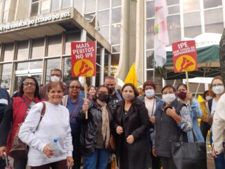 Alegrete participa em Porto Alegrete de ato em defesa do IPE