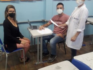 Emilio faz pesquisa com famílias de alunos do Ensino Médio