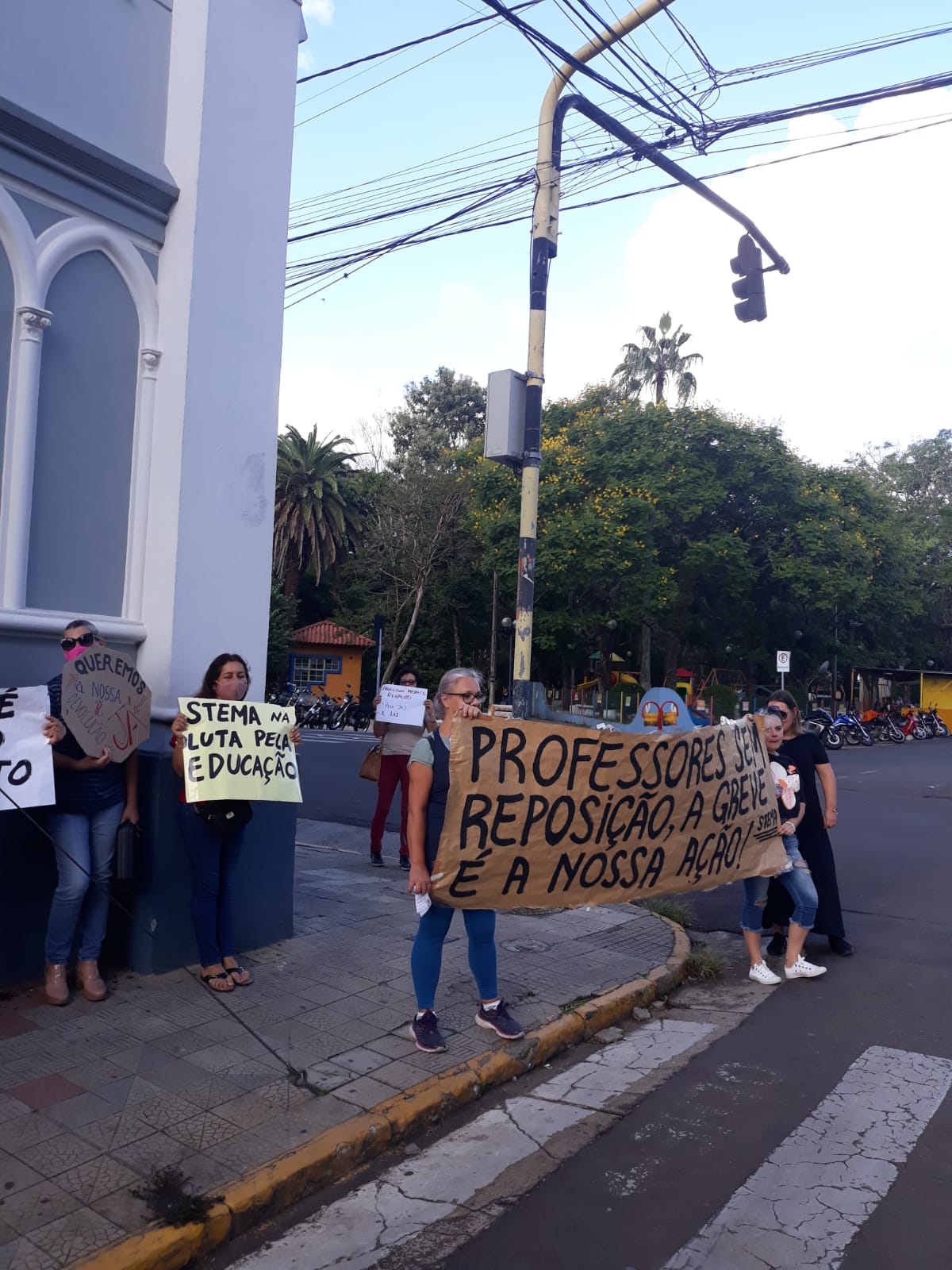 Professores municipais em greve