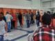 Fila e esperar em caixa eletrônico de Banco