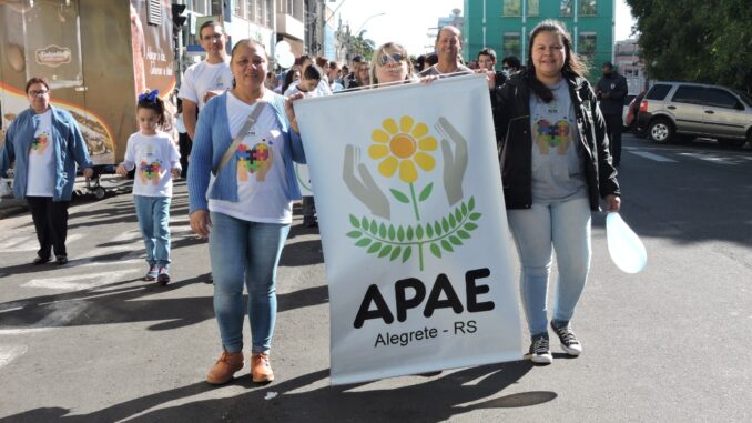 Apae realiza 1ª Caminhada pela Conscientização do Autismo em Alegrete