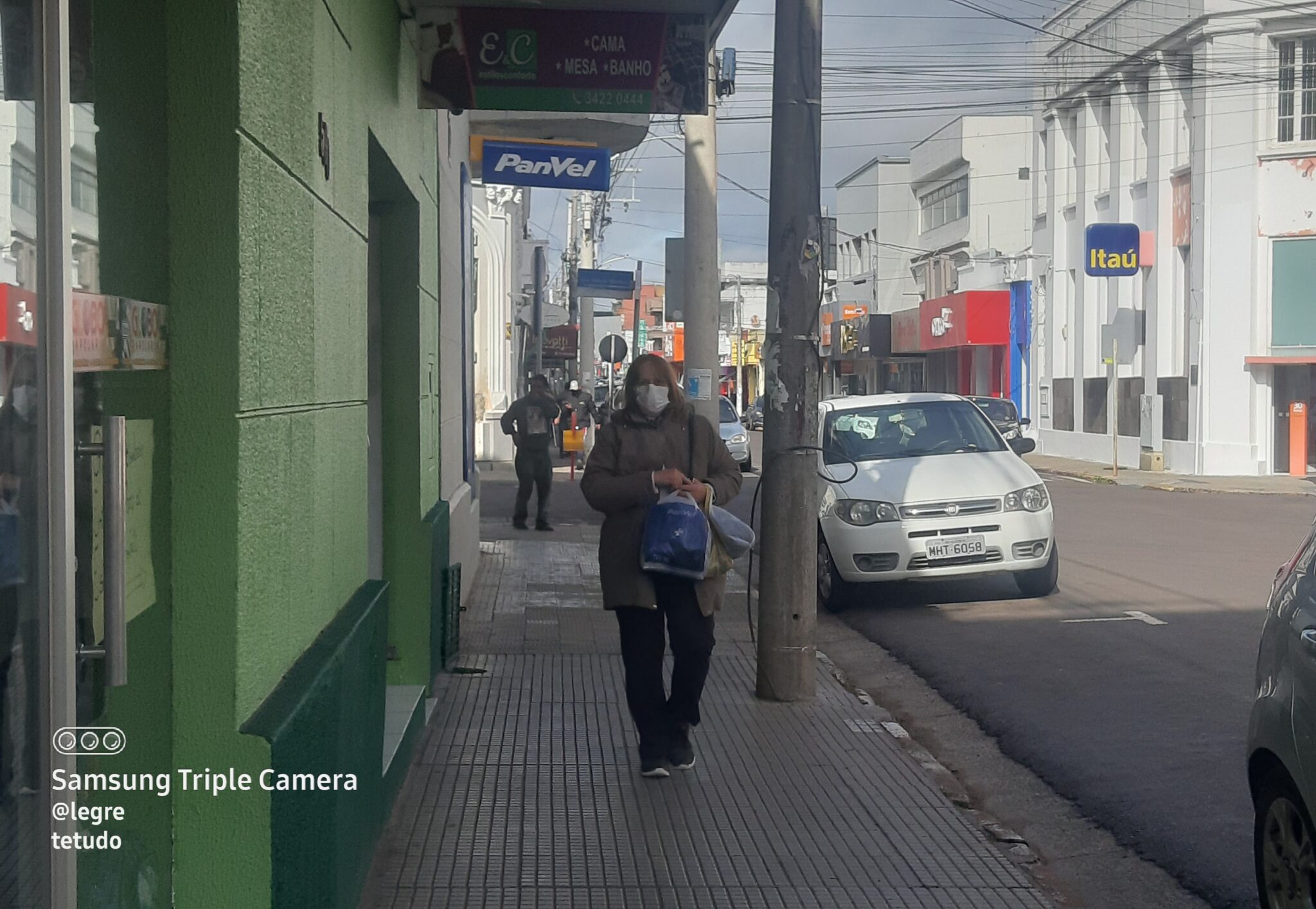 Uso de máscaras em ambiente aberto