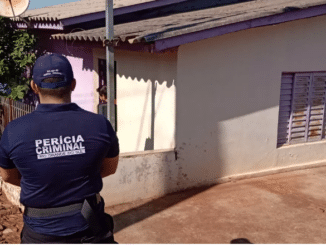 Polícia negocia com família apresentação do adolescente suspeito de matar o irmão com machado