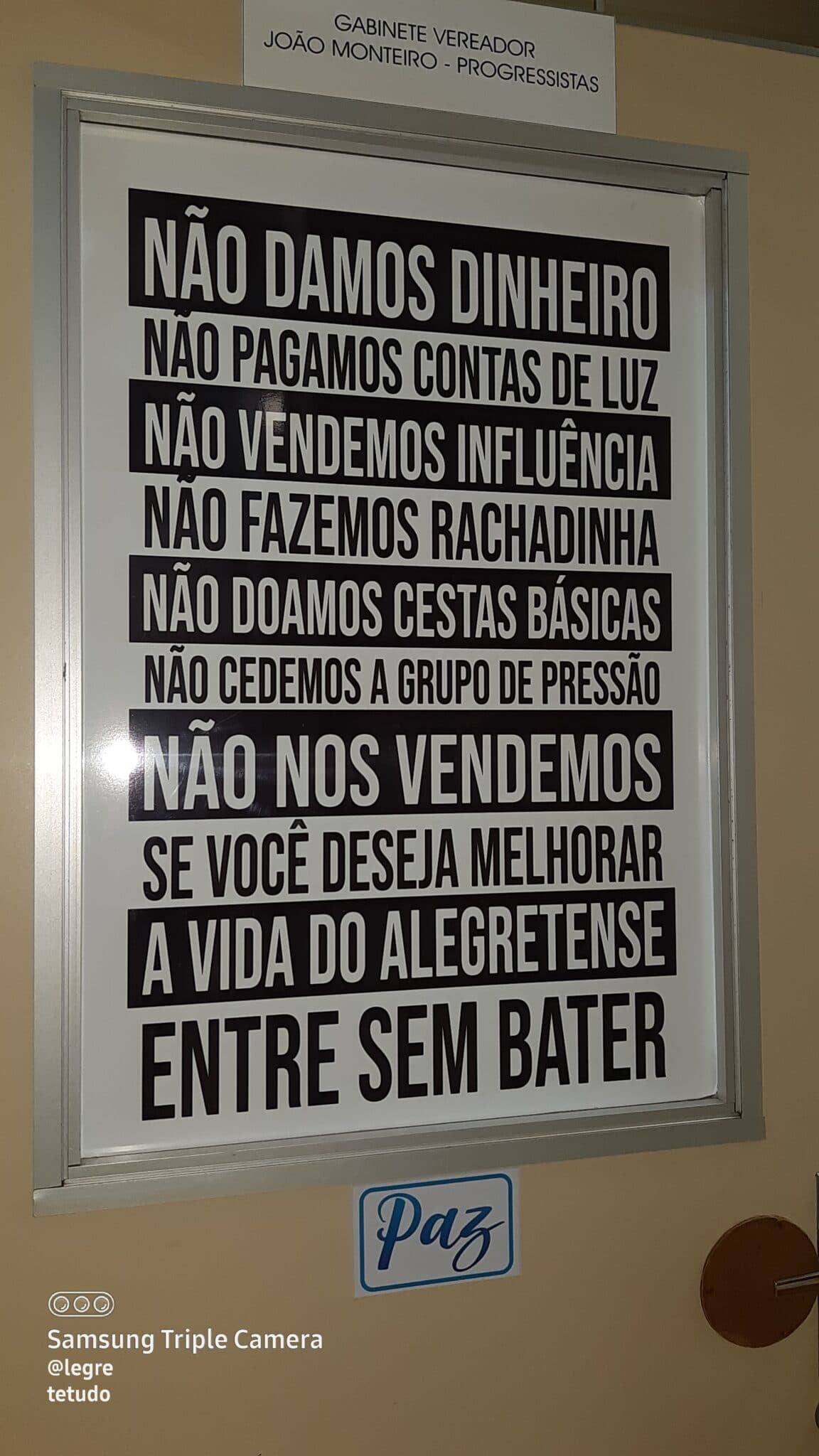 Porta do Gabinete do vereador João Monteiro