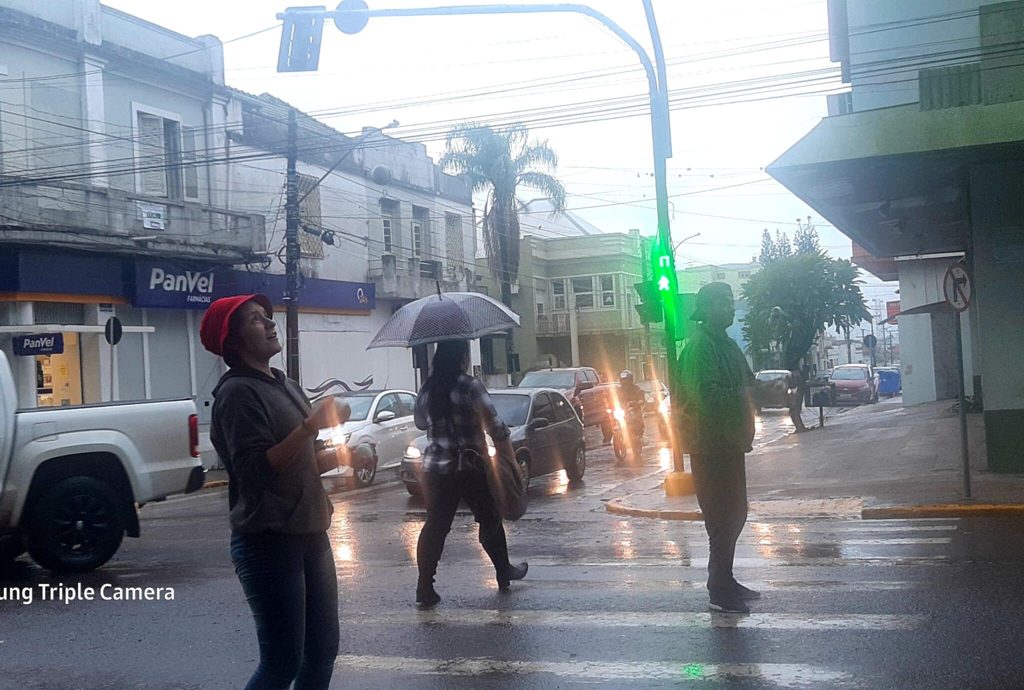 casal Argentino fazendo malabares em Alegrete