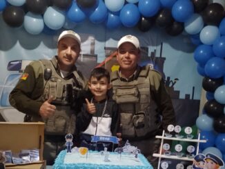 PMs fazem menino muito feliz no seu aniversário