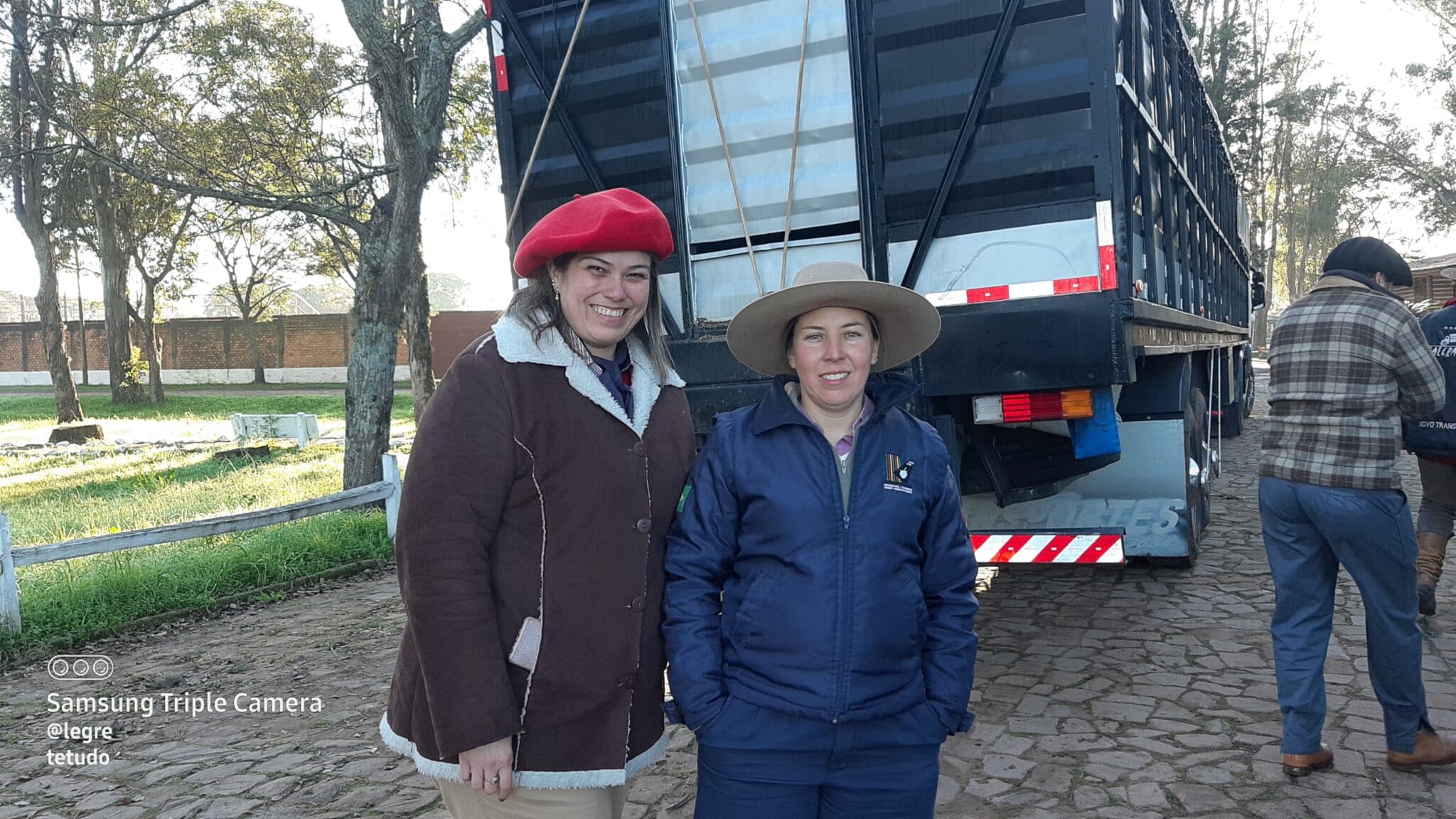 Mulhres de Uruguaiana no grupo da Chama Crioula