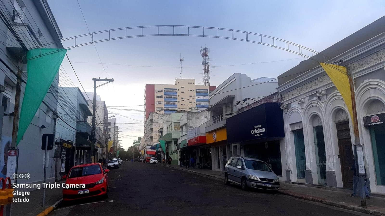 Verde e Amarelo na Gaspar Martins