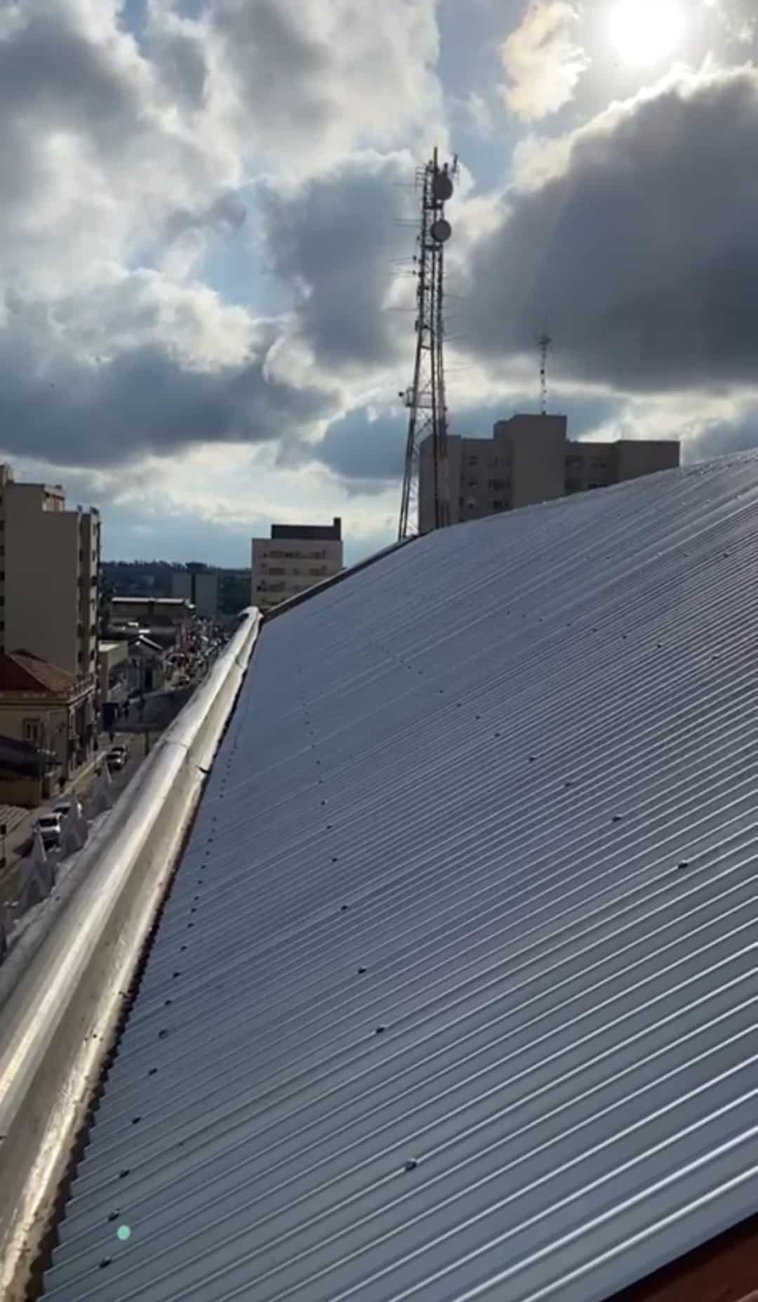Parte do telhado da Igreja Matriz já recuperado