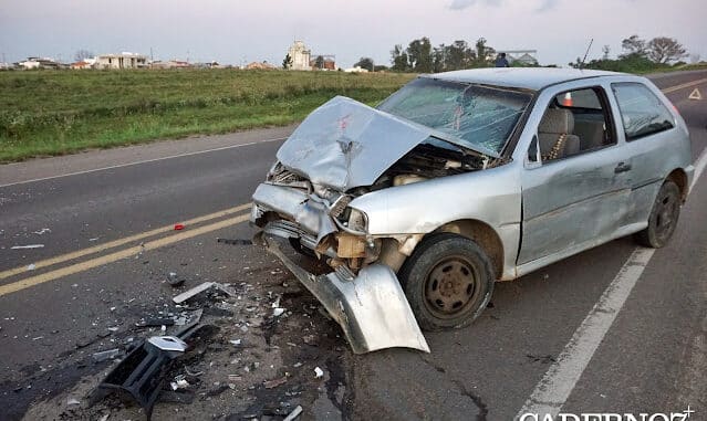 Colisão frontal deixa um ferido, na BR 290, em São Gabriel Colisão frontal deixa um ferido, na BR 290, em São Gabriel