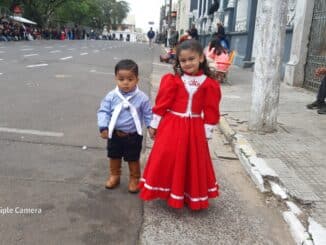 Crianças pilchadas em Alegrete