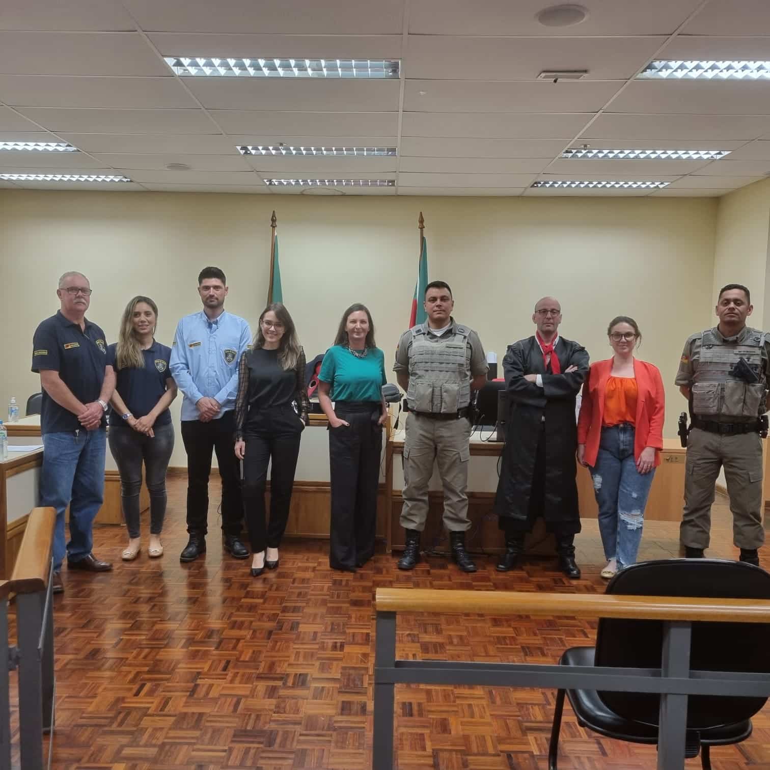 Réu que acertou tiro, por erro de pontaria, em namorada de desafeto