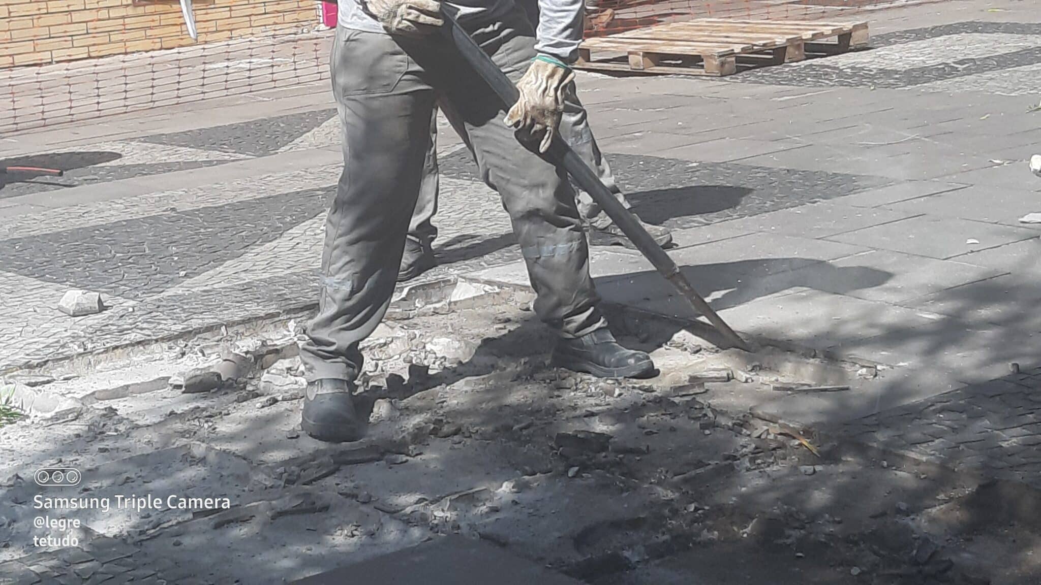 Obra de abertura do calçadão