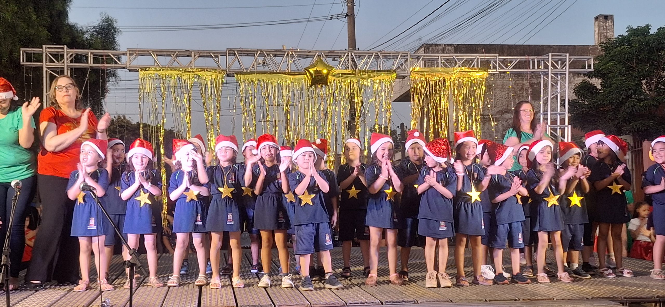EMEB Lions Clube realiza Cantata de Natal com ação solidária em Alegrete