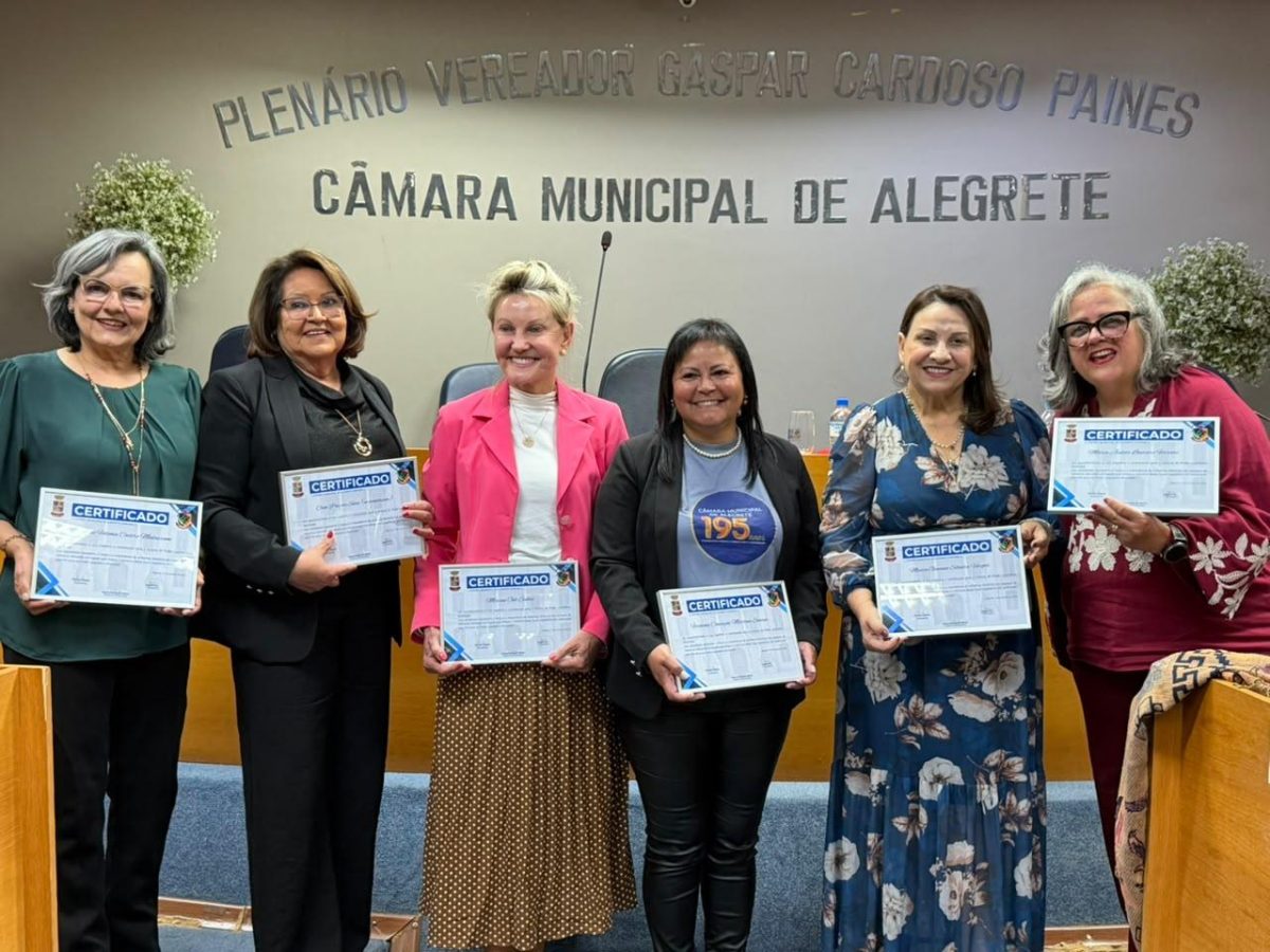 Abertura da Semana da Câmara é marcada por homenagens a mulheres ex-presidentes do Legislativo em Alegrete (foto 1)