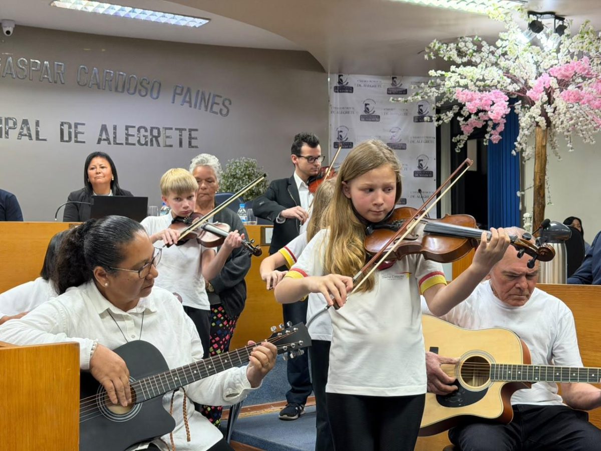 Abertura da Semana da Câmara é marcada por homenagens a mulheres ex-presidentes do Legislativo em Alegrete (foto 2)